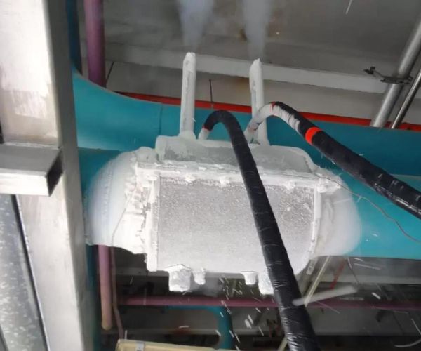 הקפאה של צינור מים בתקרה - גור טכנולוגיות בעמ